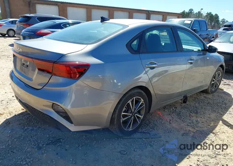2023 Kia Forte Lxs z USA, uszkodzony, nr VIN 3KPF24AD5PE616176